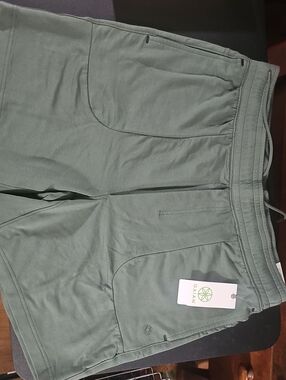 GAIAM Duck Green Lotus Shorts